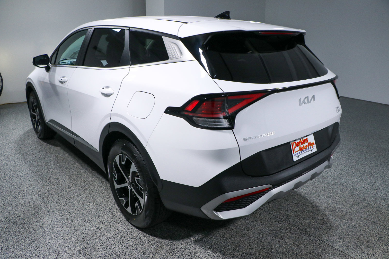 Used 2023 Kia Sportage EX image 9