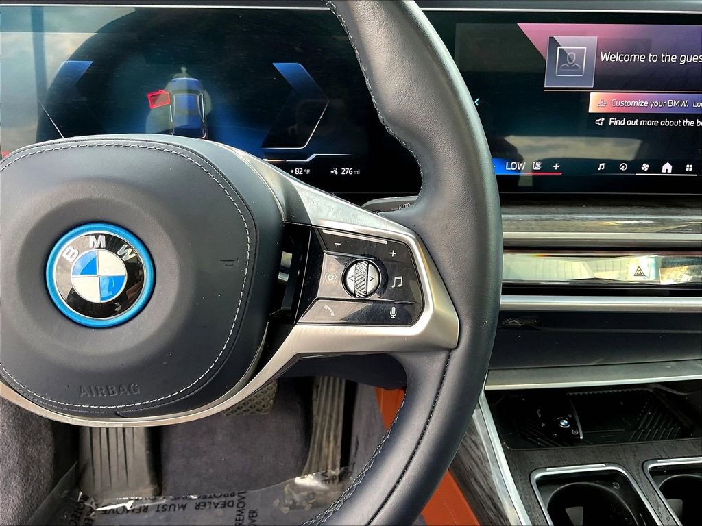 Used 2023 BMW i7 xDrive60 AWD/4WD image 12