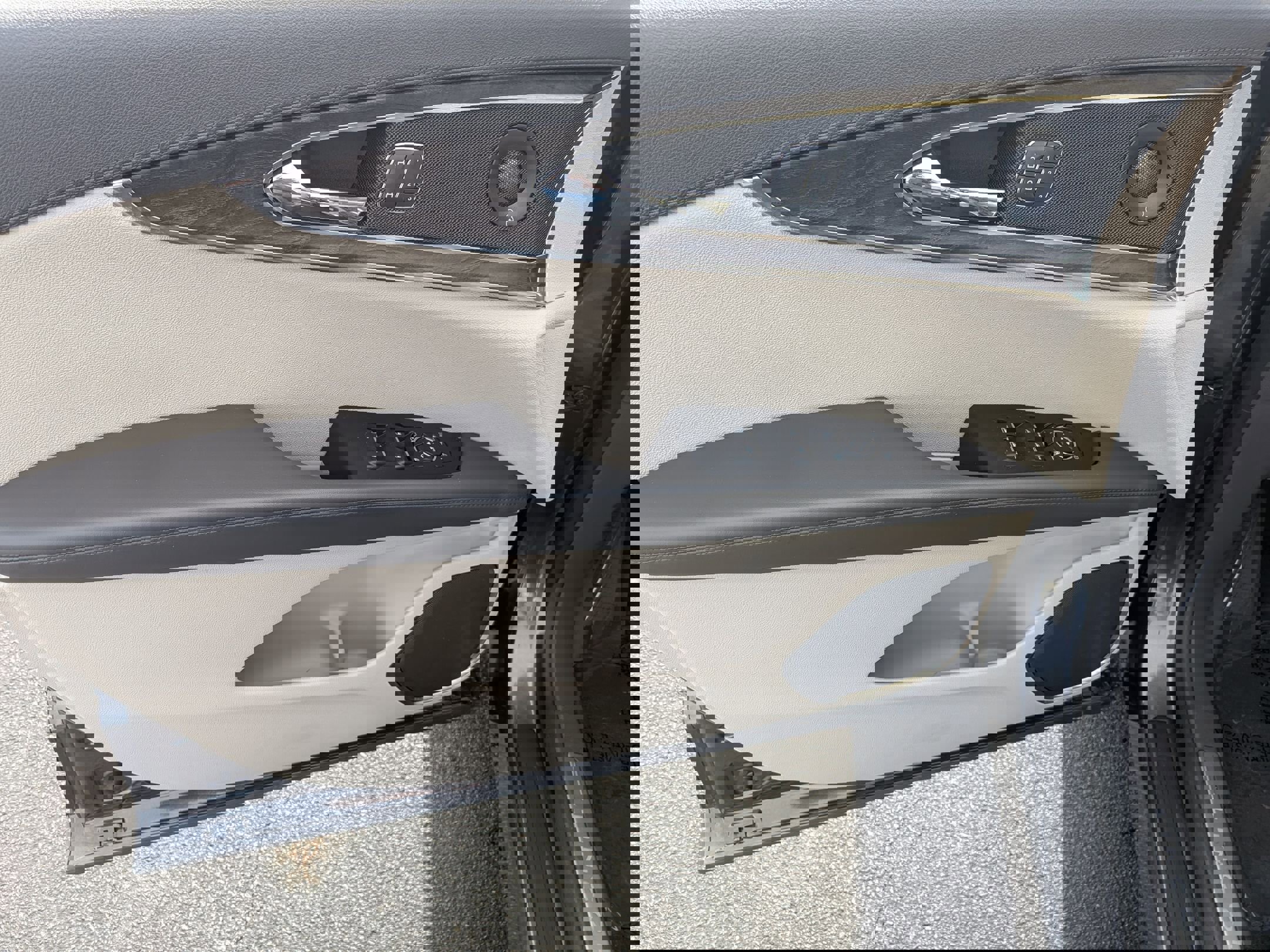 Used 2020 Lincoln Nautilus Reserve w/ Equipment Group 201A image 10