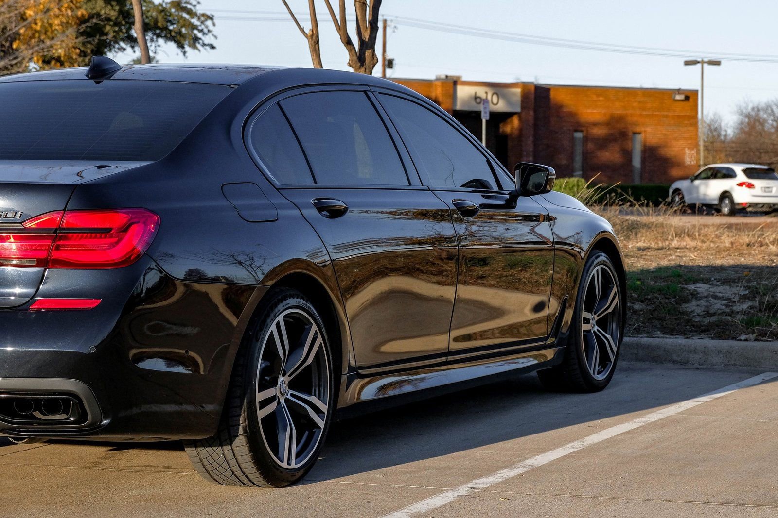 Used 2016 BMW 750i xDrive image 12