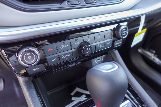 New 2025 Jeep Compass Limited w/ Elite Group image 22