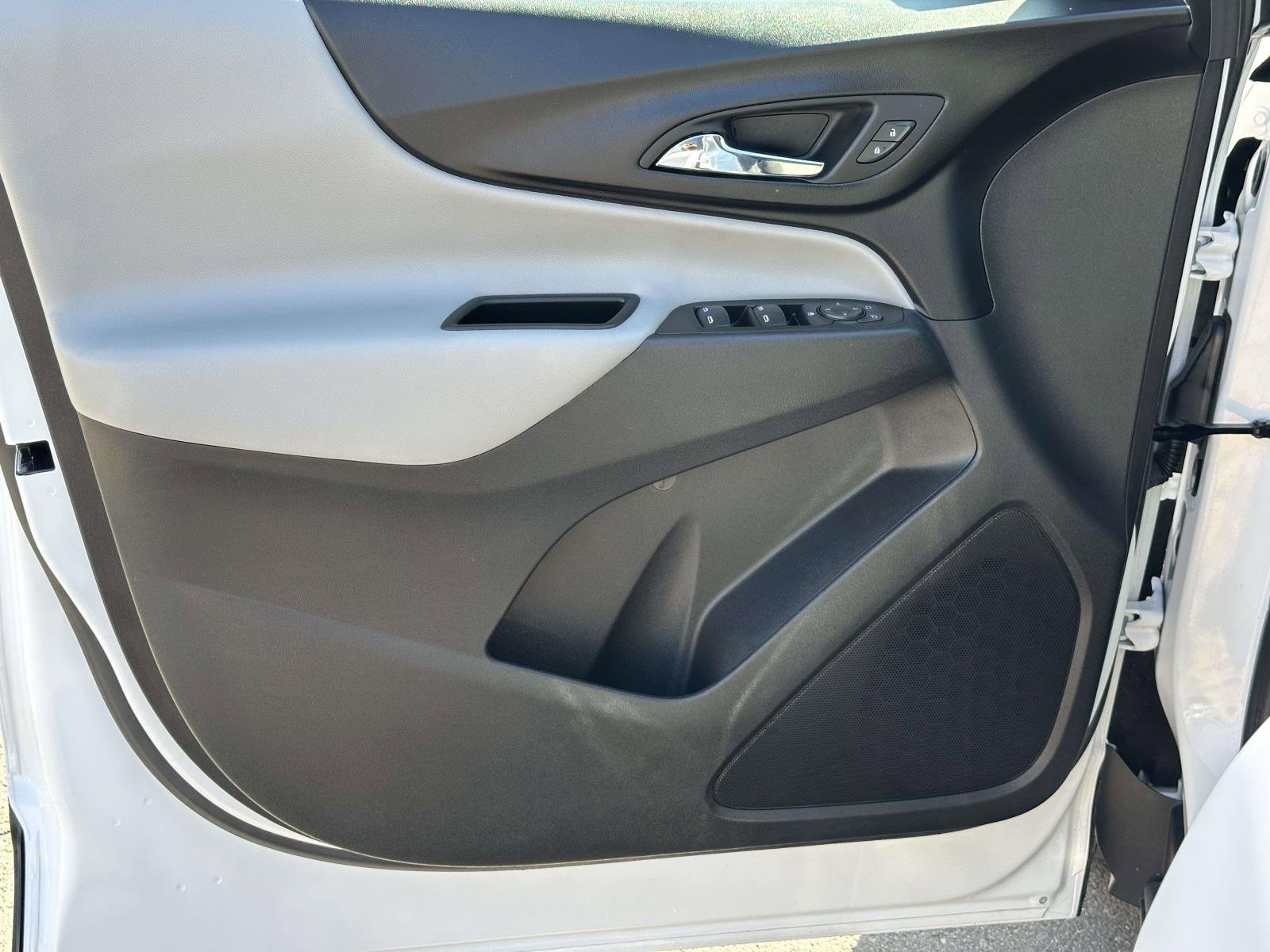 Certified 2024 Chevrolet Equinox LS w/ Driver Confidence II Package image 20