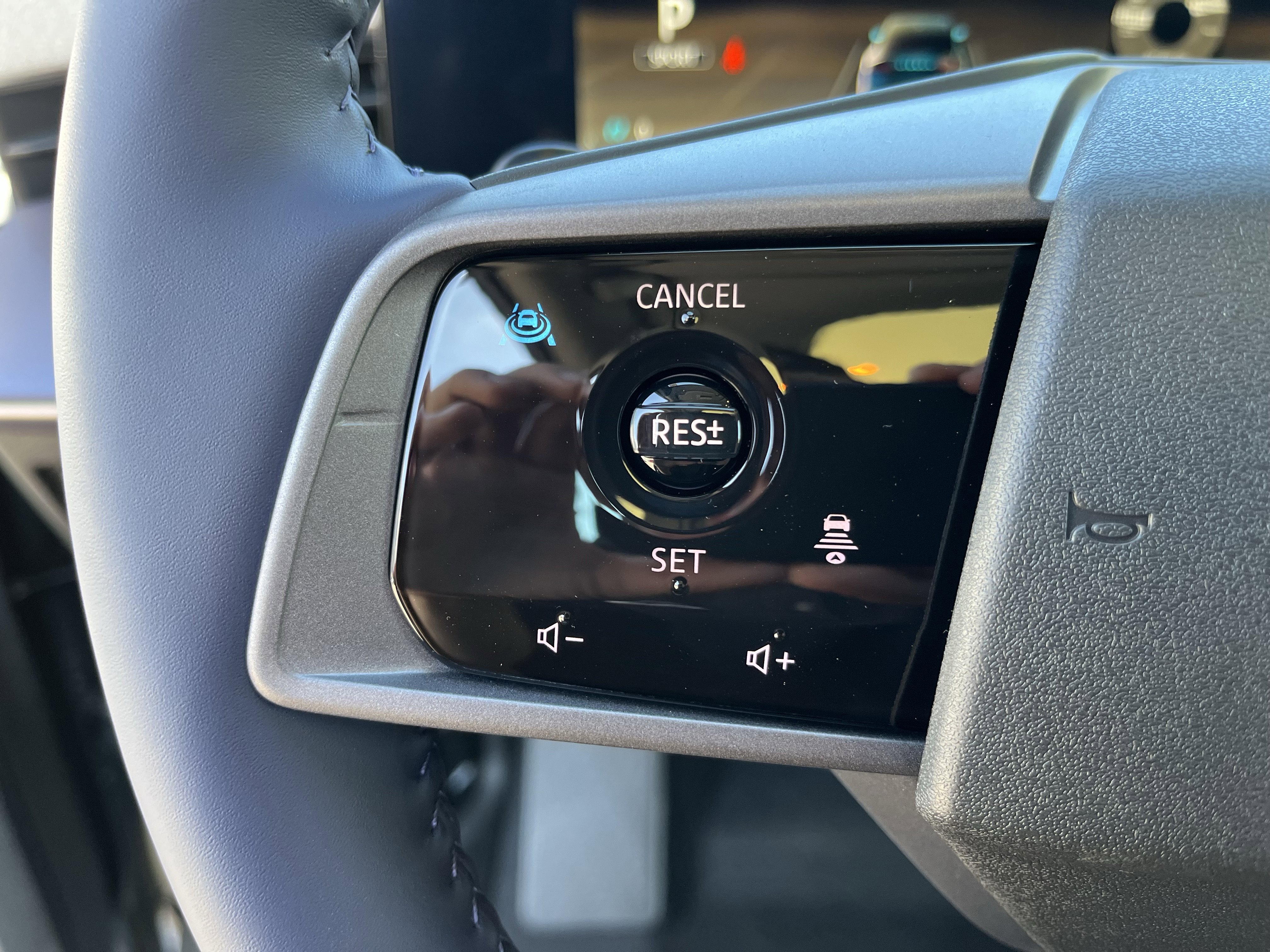 New 2026 Nissan Leaf Platinum+ w/ Cargo Package (Platinum+) image 16