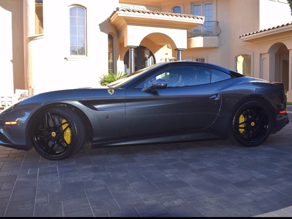 Used 2018 Ferrari California T RWD image 45