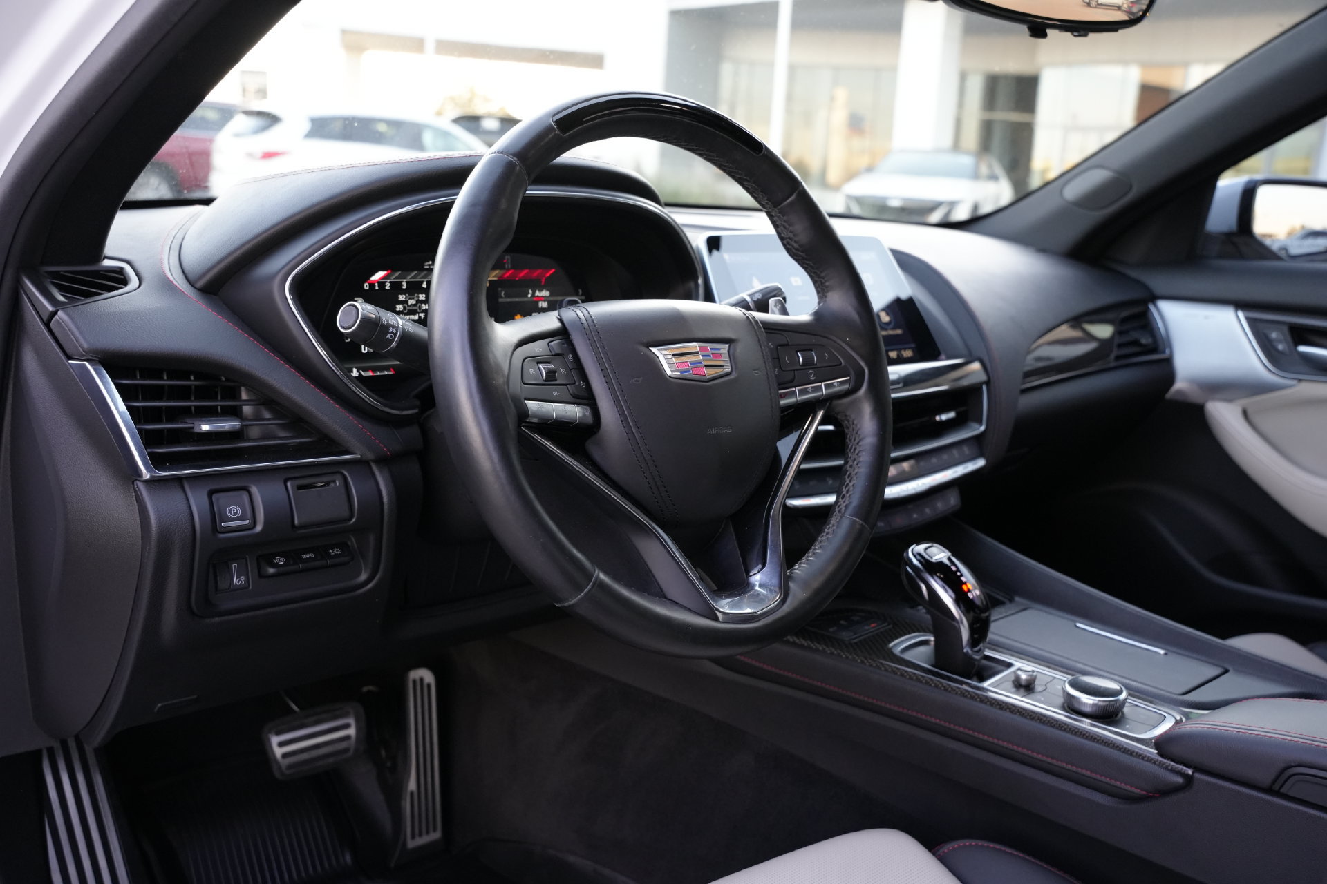 Certified 2025 Cadillac XT4 Sport FWD image 14