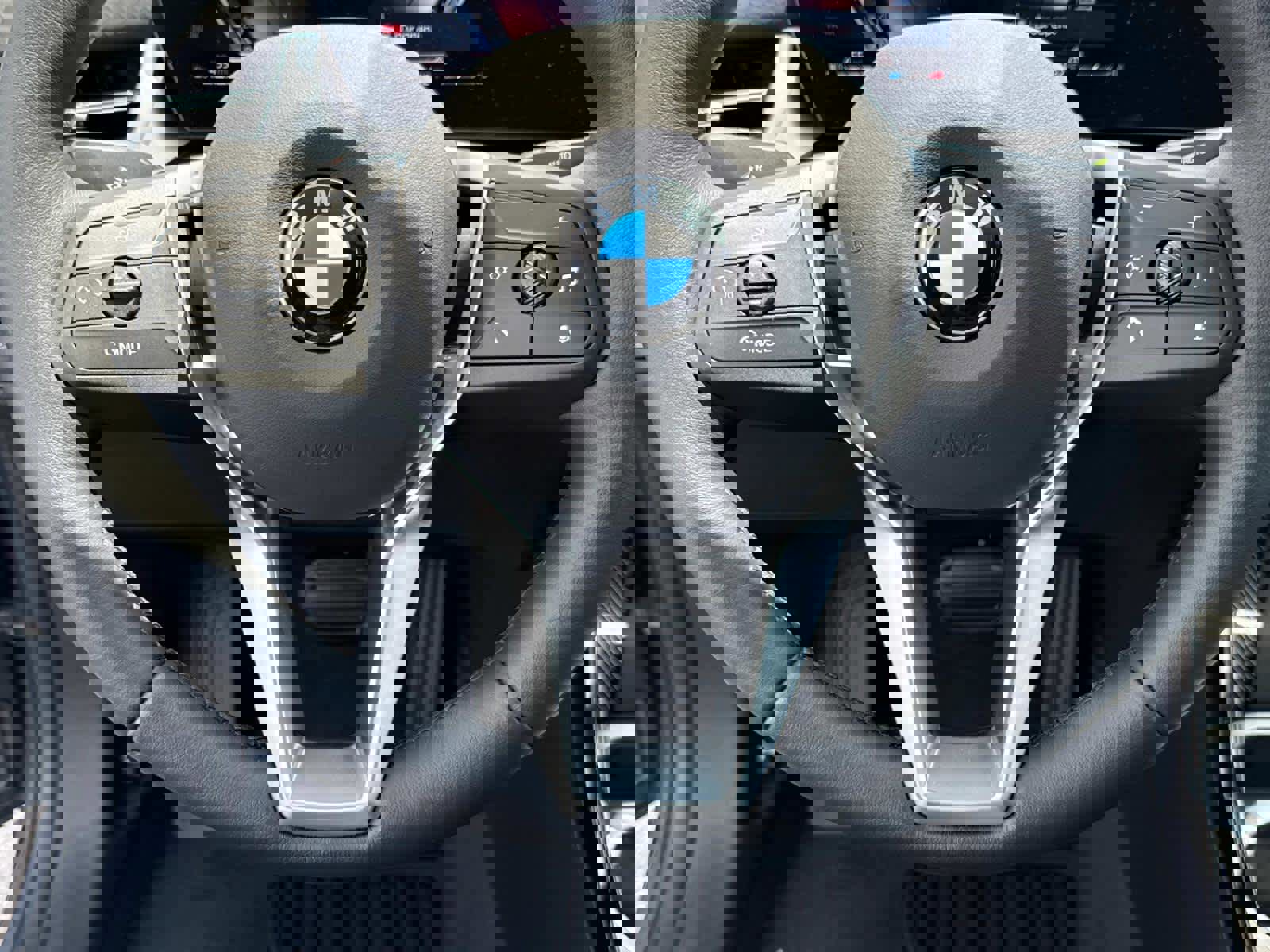 Used 2025 BMW X2 xDrive28i w/ Convenience Package image 22