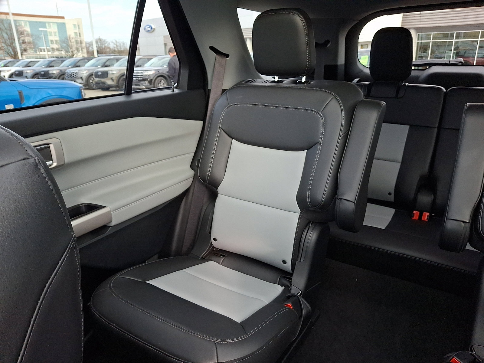 Certified 2024 Ford Explorer XLT w/ Equipment Group 202A image 17