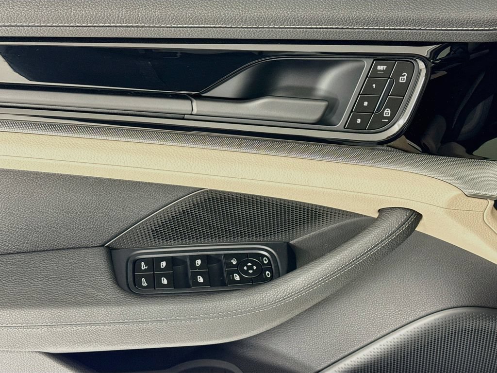New 2026 Porsche Panamera RWD image 11