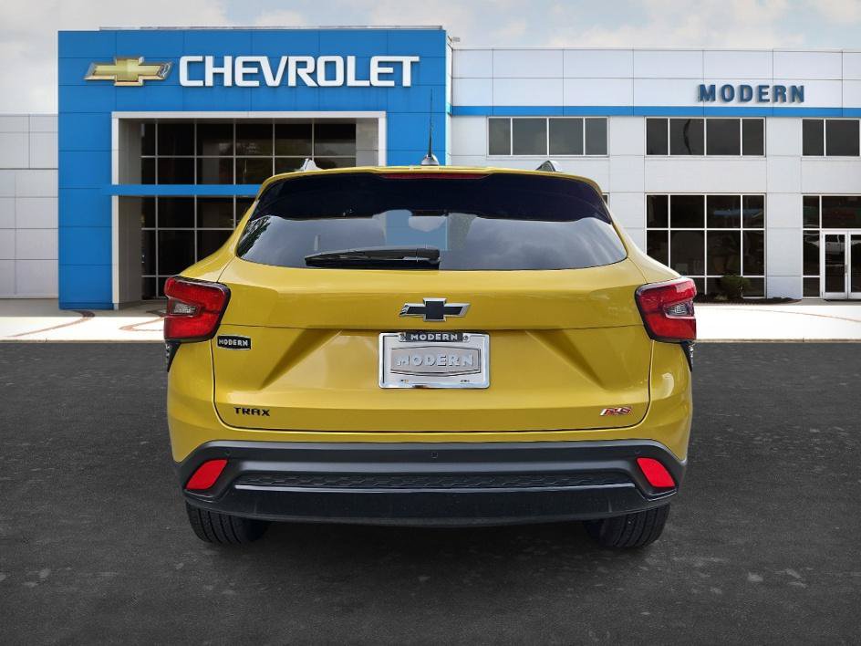 Used 2025 Chevrolet Trax RS w/ Driver Confidence Package FWD image 4