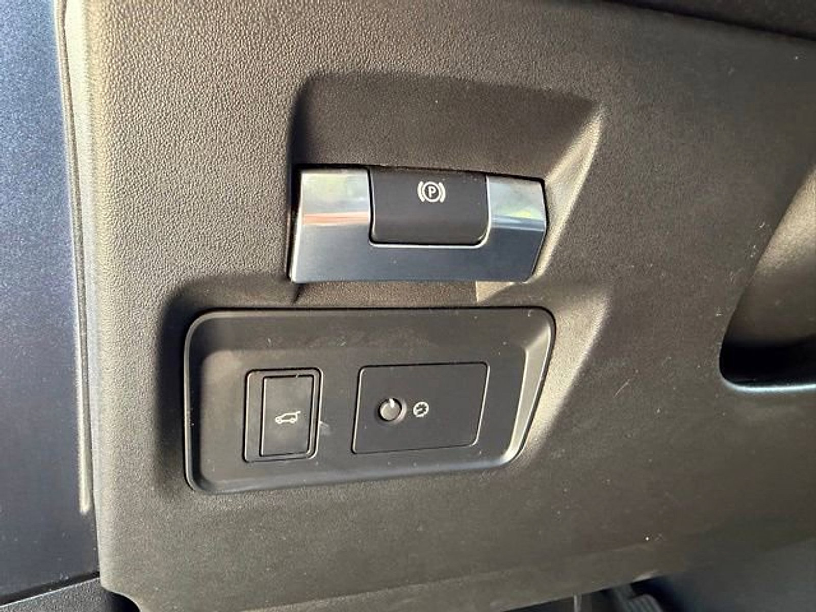 Used 2020 Land Rover Range Rover Evoque S AWD/4WD image 19