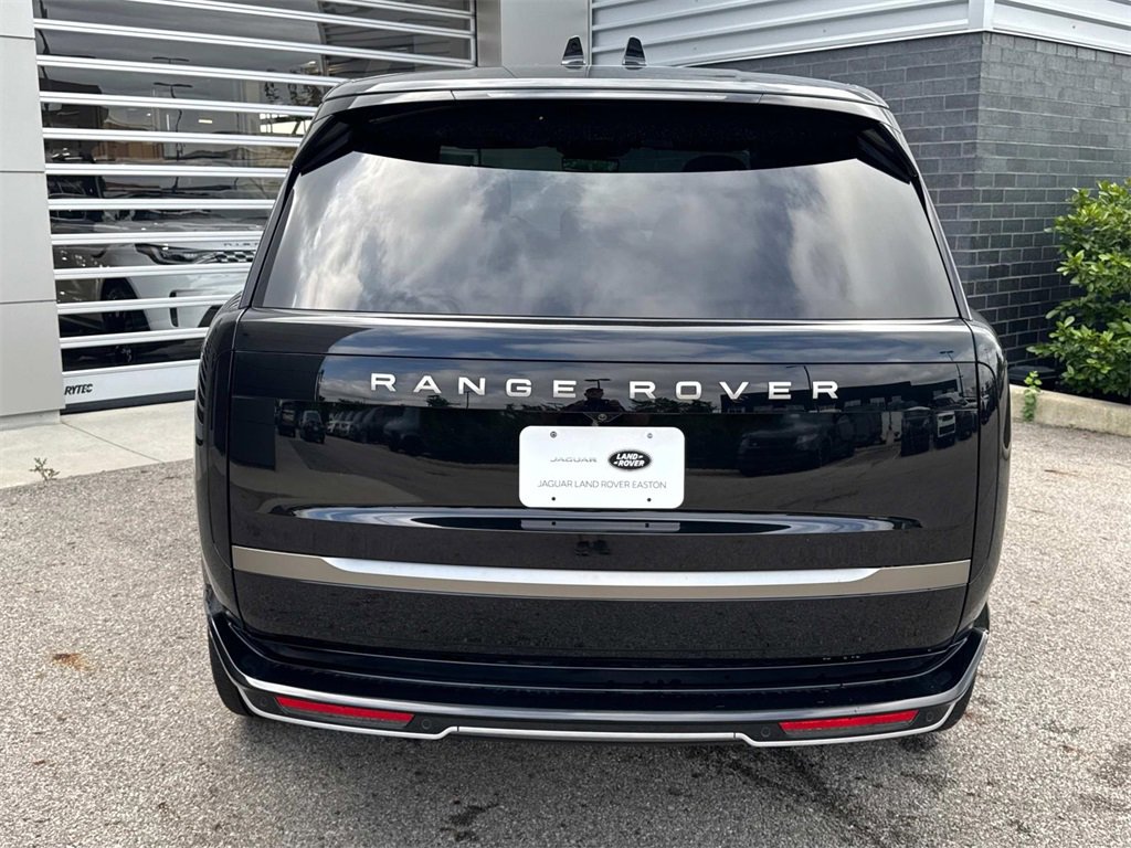 New 2025 Land Rover Range Rover SE image 5