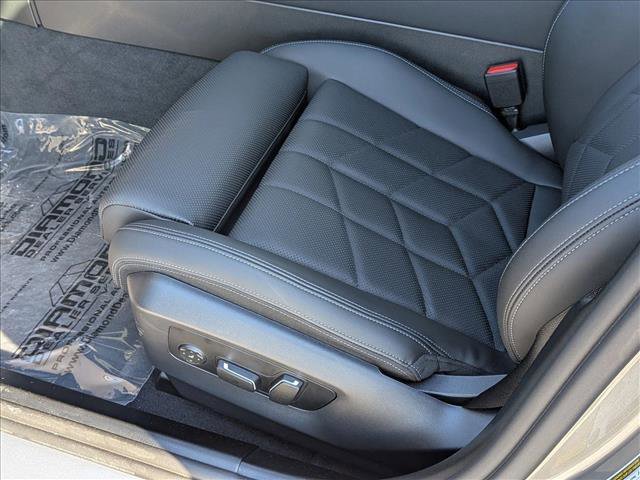 Certified 2025 BMW i5 xDrive40 w/ Premium Package image 11