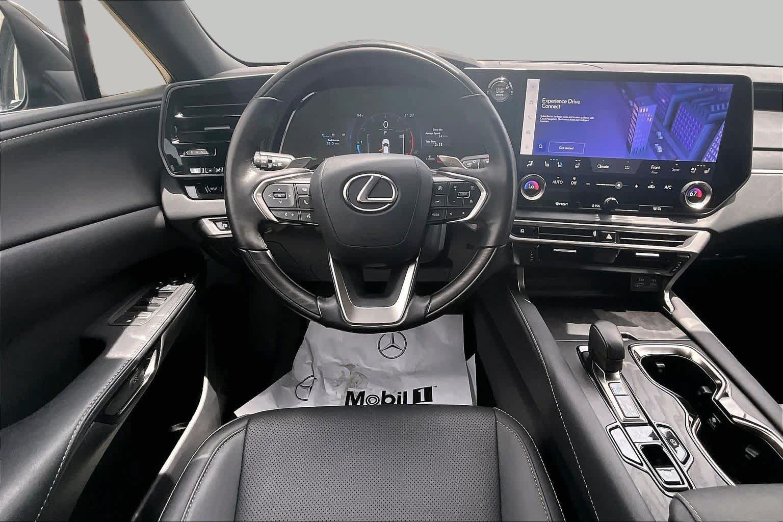 Used 2025 Lexus RX 350 Premium w/ Accessory Package (Z1) FWD image 6