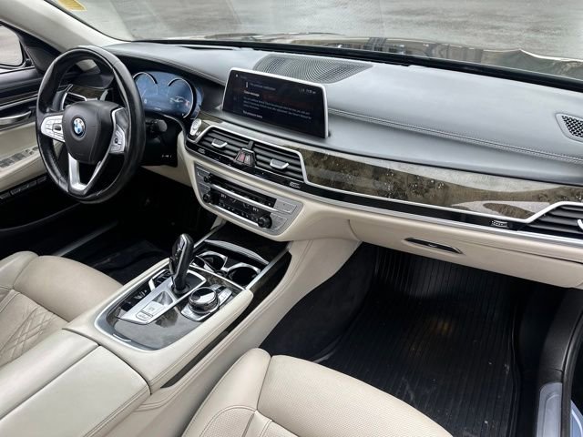 Used 2018 BMW 750i xDrive image 14