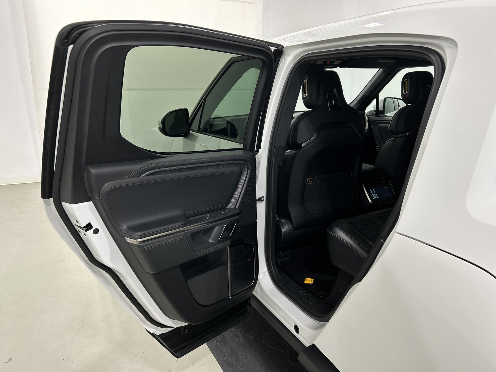 Used 2024 Rivian R1T Adventure Quad AWD/4WD image 17