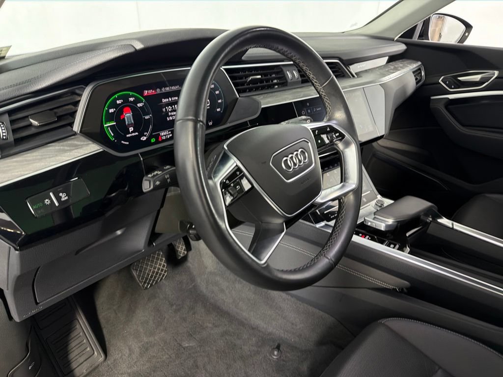 Used 2024 Audi Q8 e-tron Premium Plus w/ Premium Plus Package AWD/4WD image 23