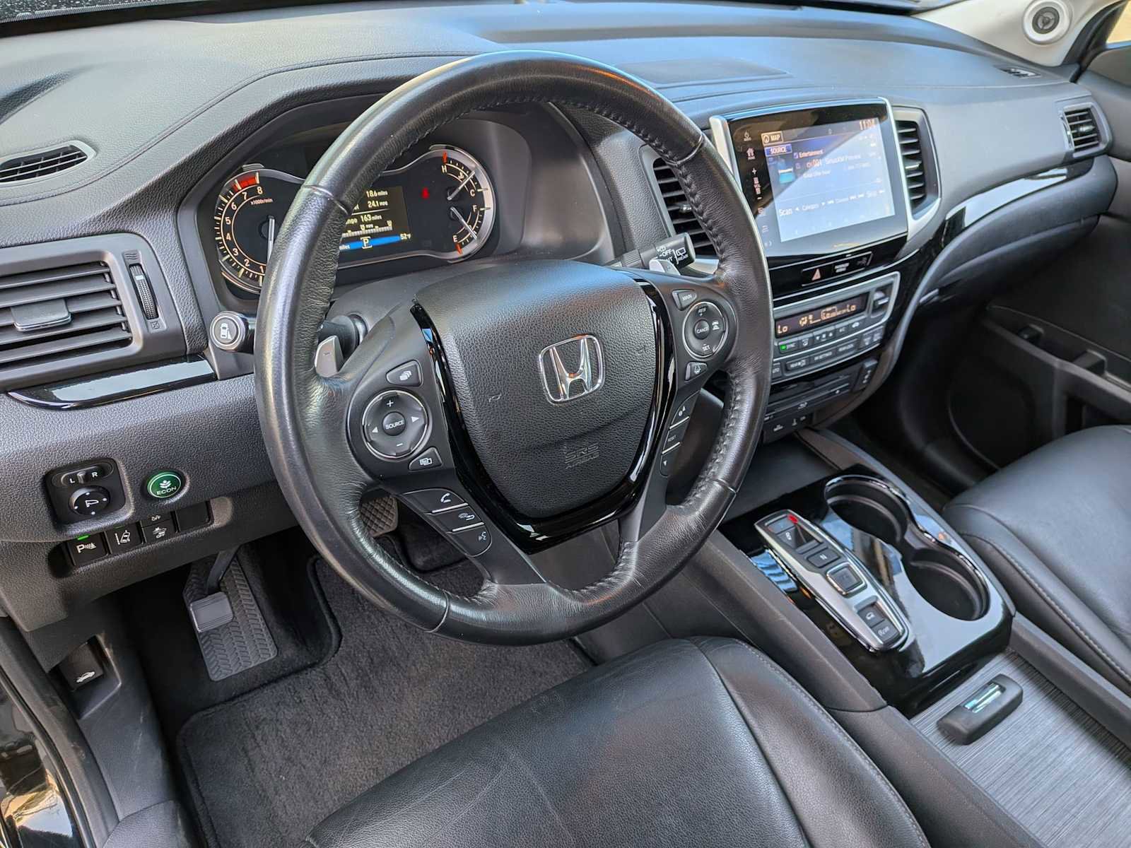 Certified 2017 Honda Pilot Touring image 14