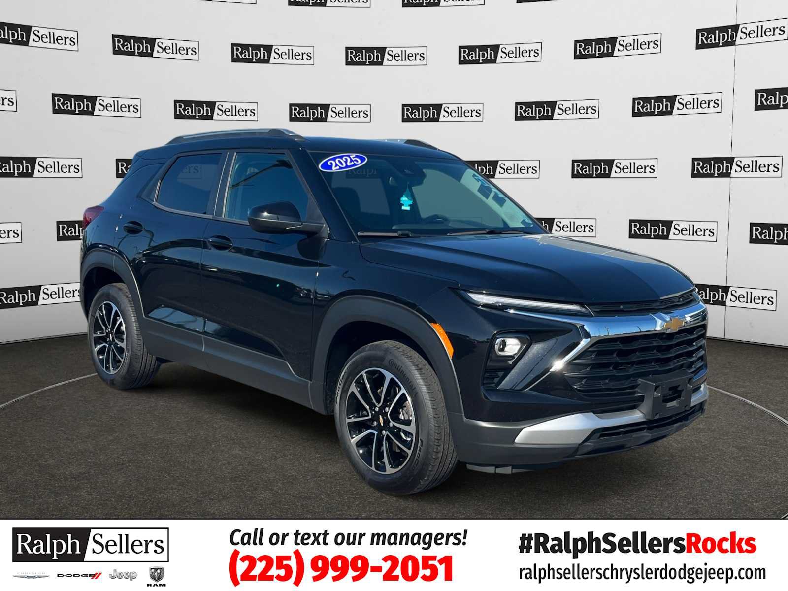 Used 2025 Chevrolet TrailBlazer LT AWD/4WD image 1