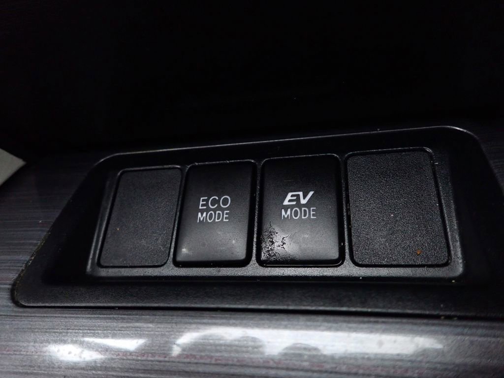 Used 2012 Toyota Camry XLE FWD image 3