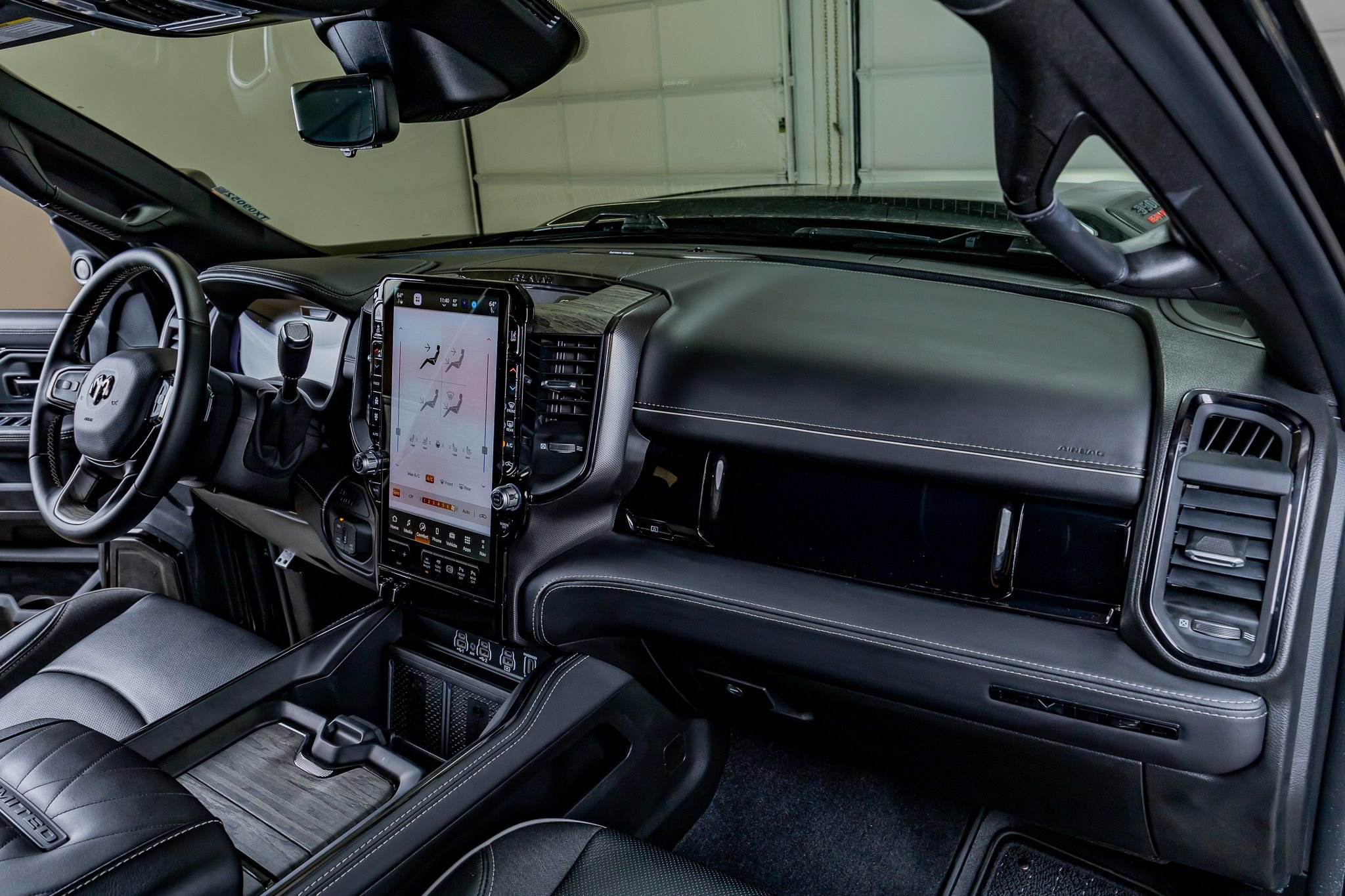 Used 2025 RAM 3500 Limited image 17