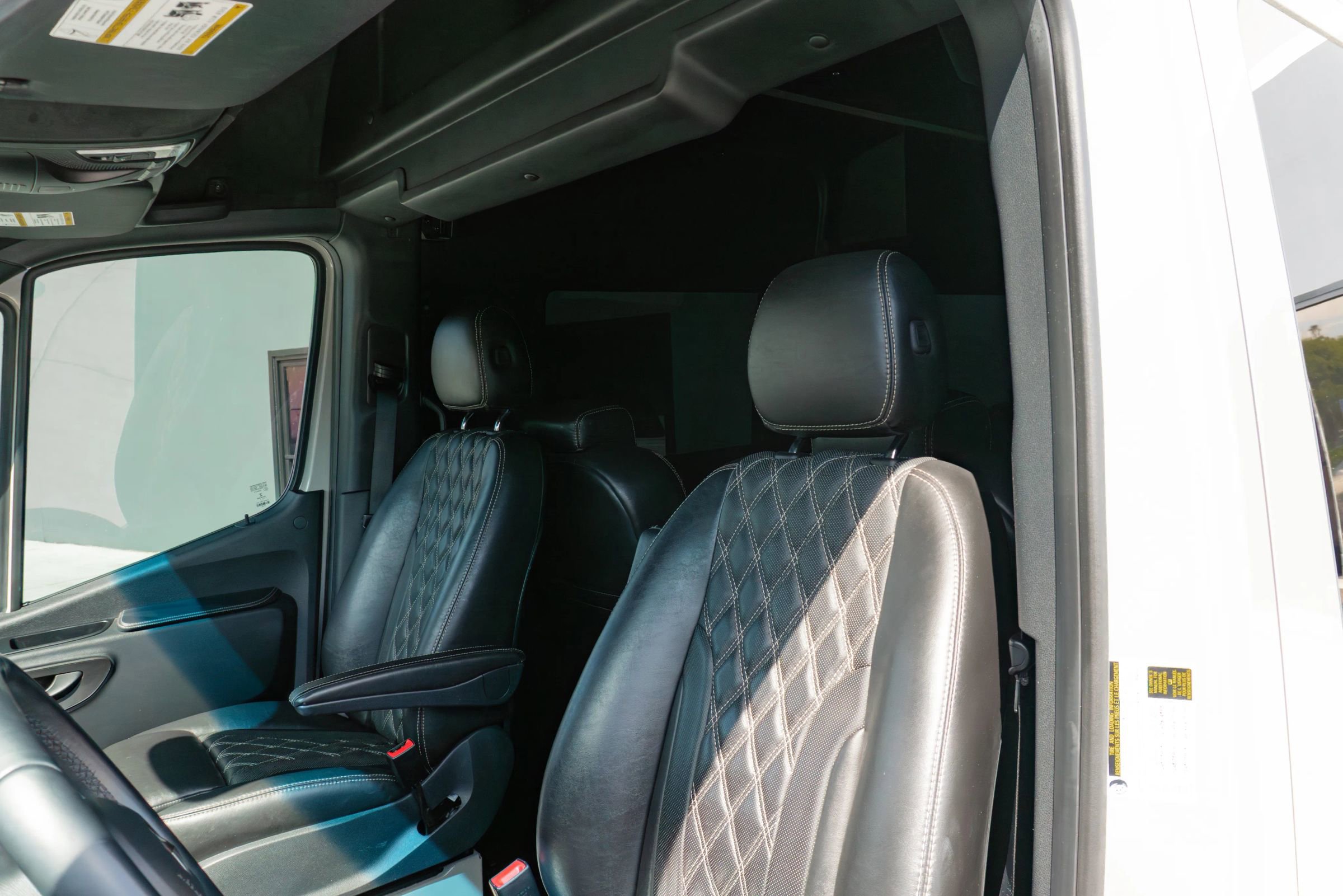 Used 2021 Mercedes-Benz Sprinter 2500 image 11