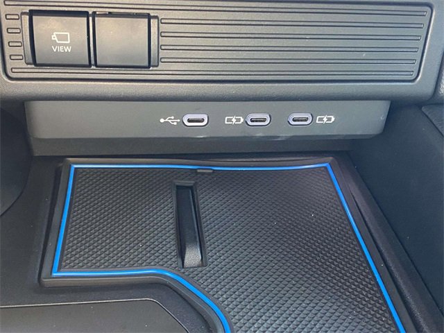 Used 2025 Toyota Land Cruiser image 28