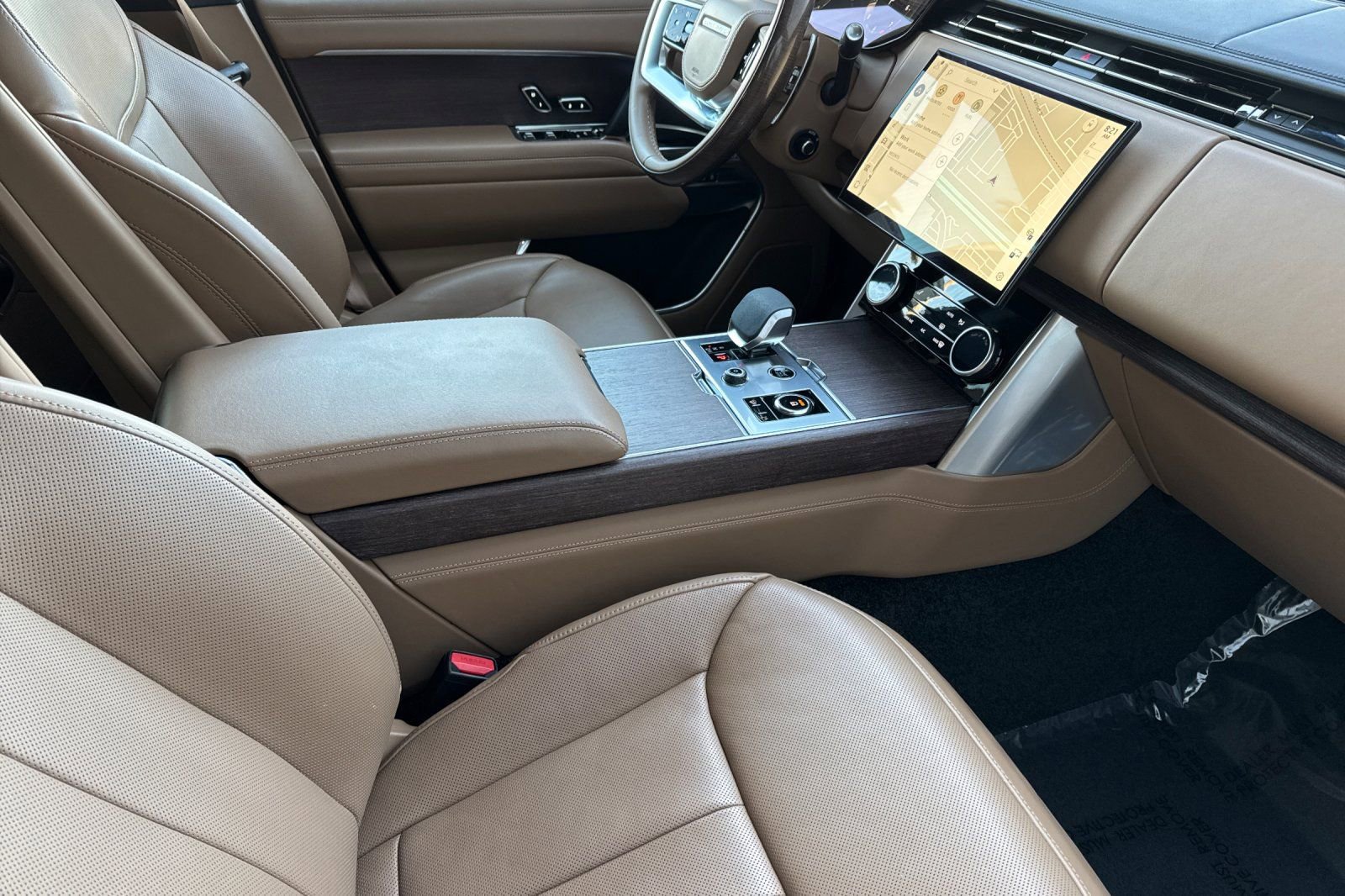 Certified 2023 Land Rover Range Rover Long Wheelbase SE image 17