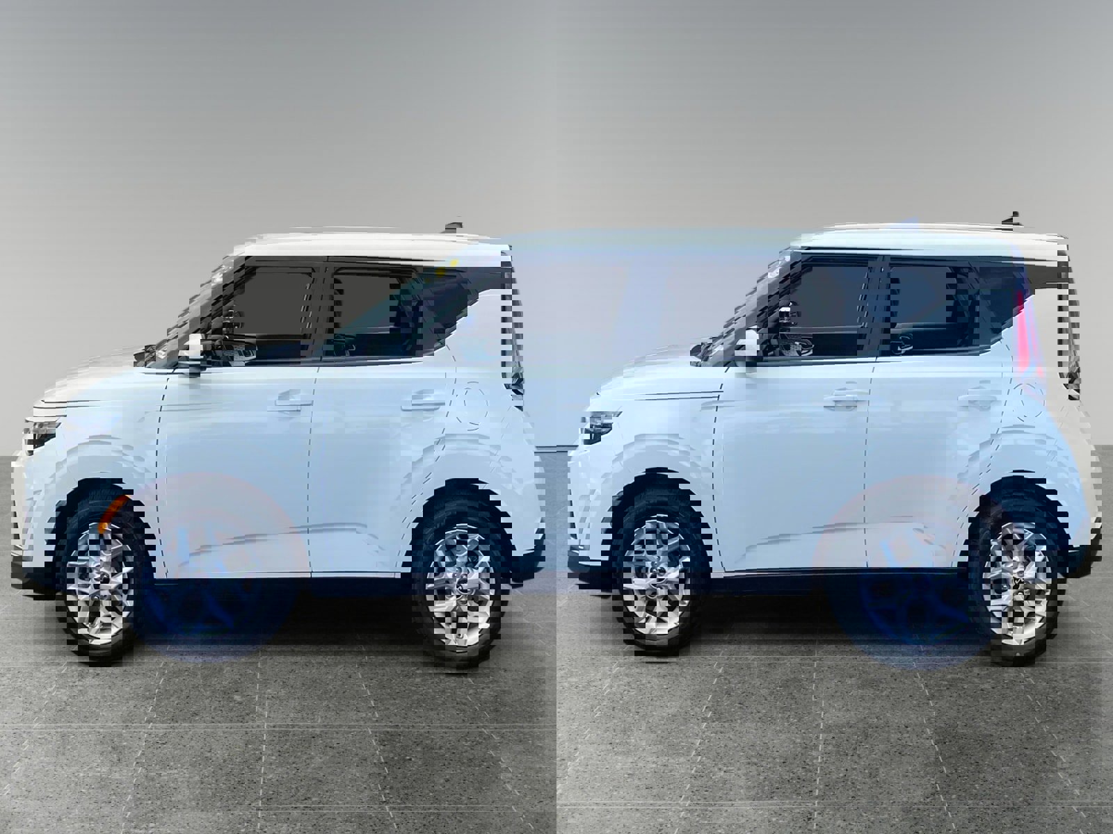 Used 2023 Kia Soul LX w/ Option Group 015 image 2