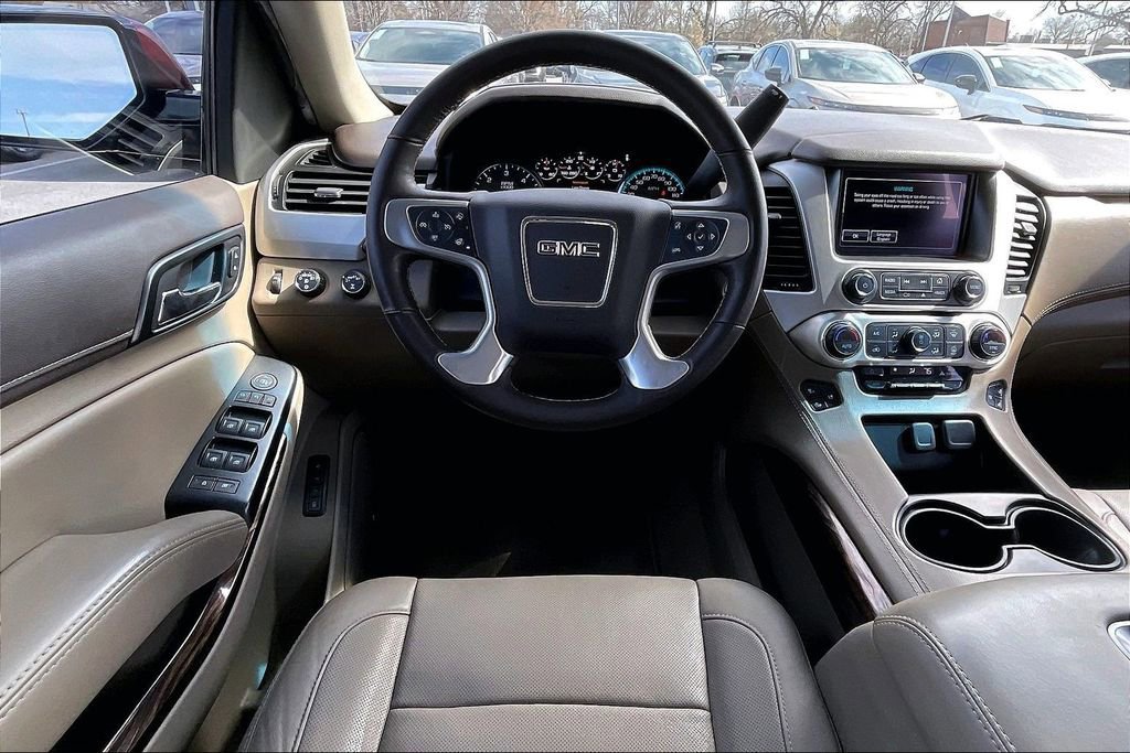 Used 2017 GMC Yukon XL SLT w/ Premium Edition image 7