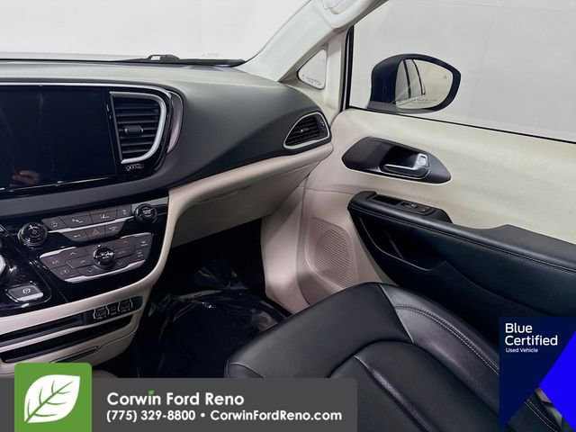 Used 2023 Chrysler Pacifica Touring-L FWD image 24