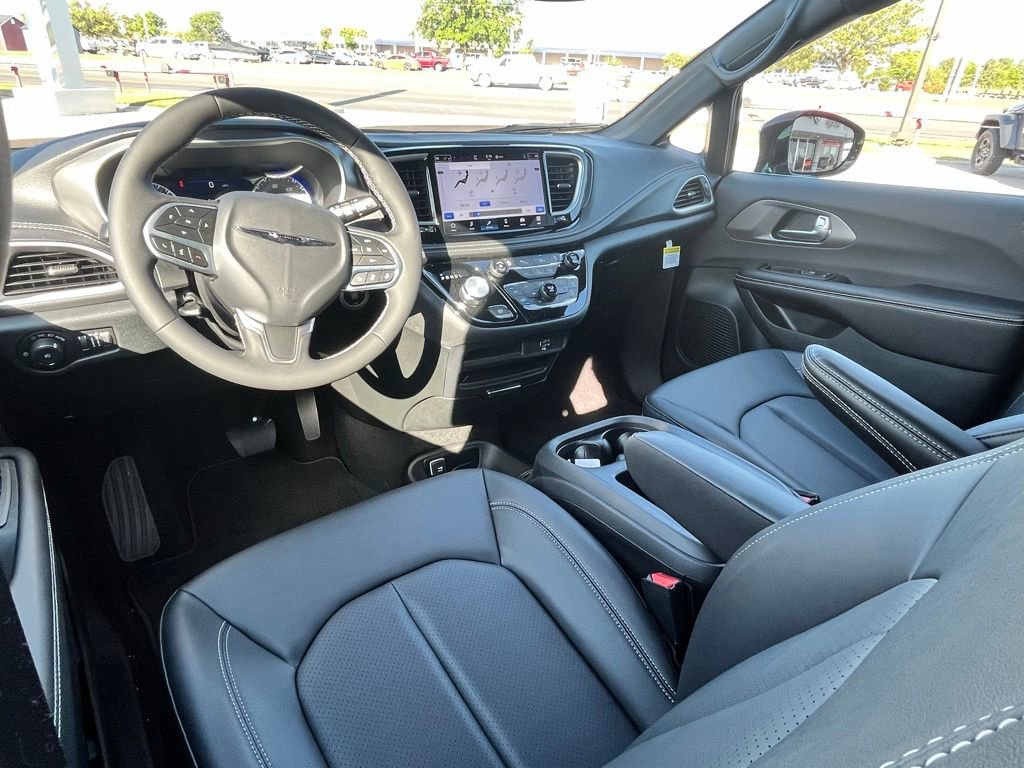 New 2026 Chrysler Pacifica Select FWD image 12