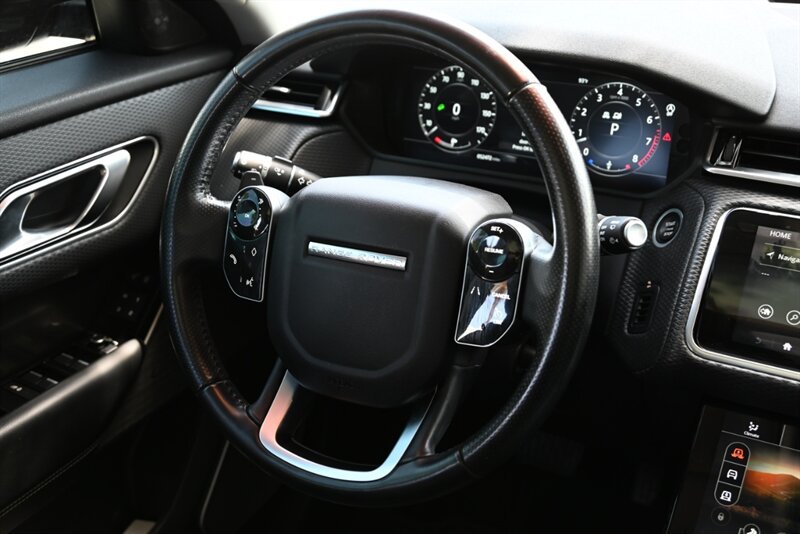 Used 2018 Land Rover Range Rover Velar S AWD/4WD image 33