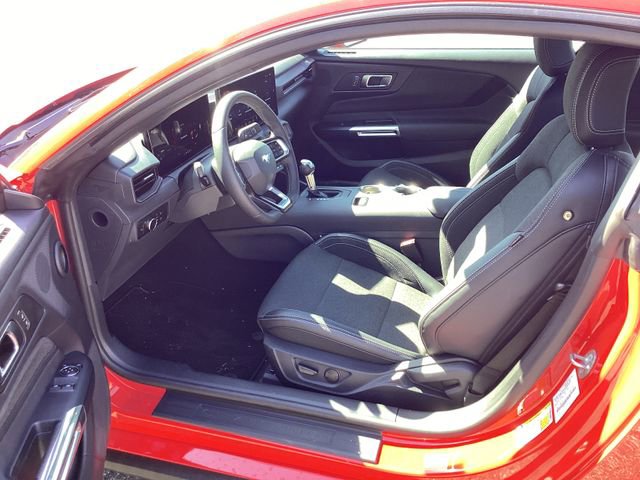 Used 2025 Ford Mustang Coupe RWD image 8