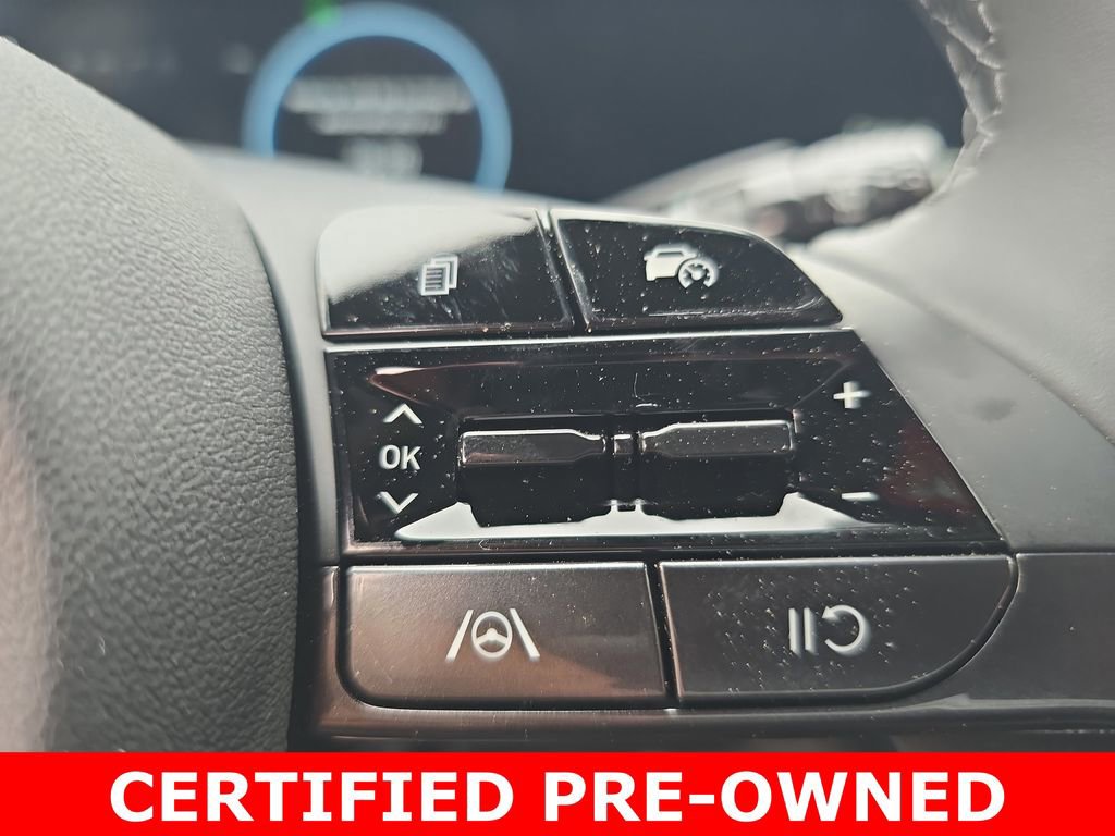 Certified 2025 Hyundai Elantra SEL image 18
