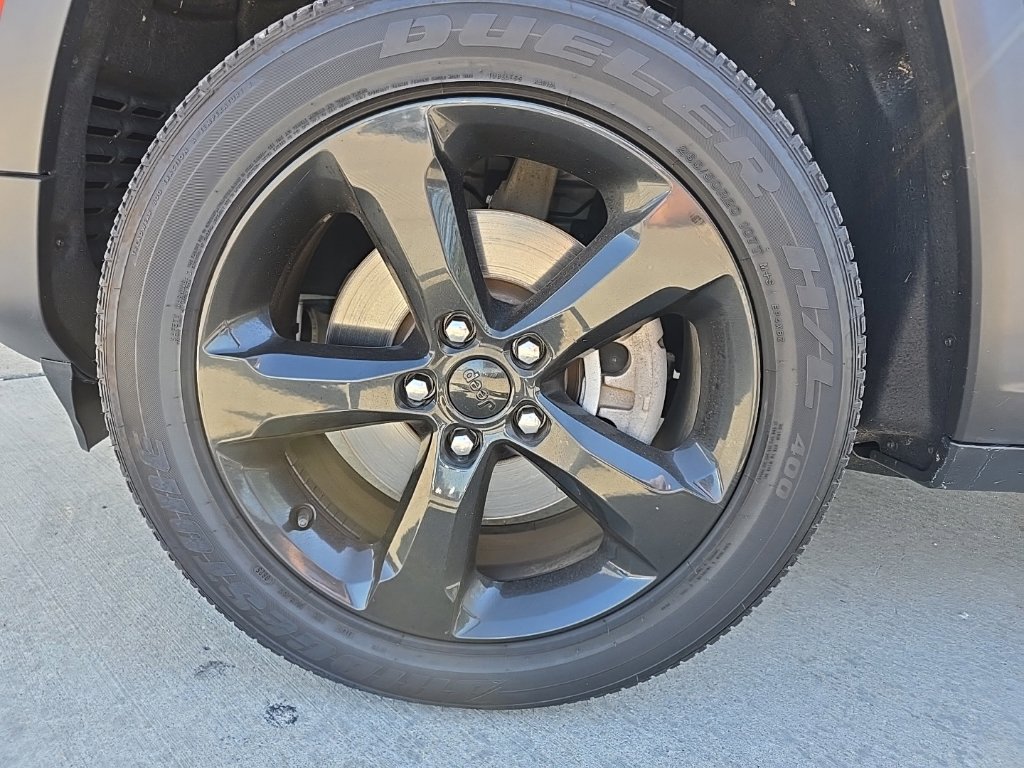 Used 2023 Jeep Grand Cherokee L Altitude AWD/4WD image 18