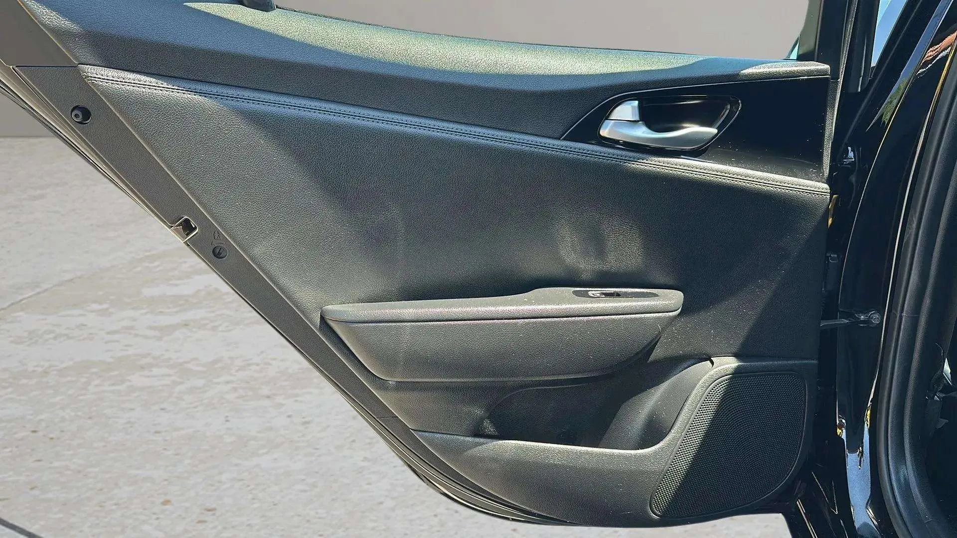 Used 2020 Kia Stinger GT-Line image 17