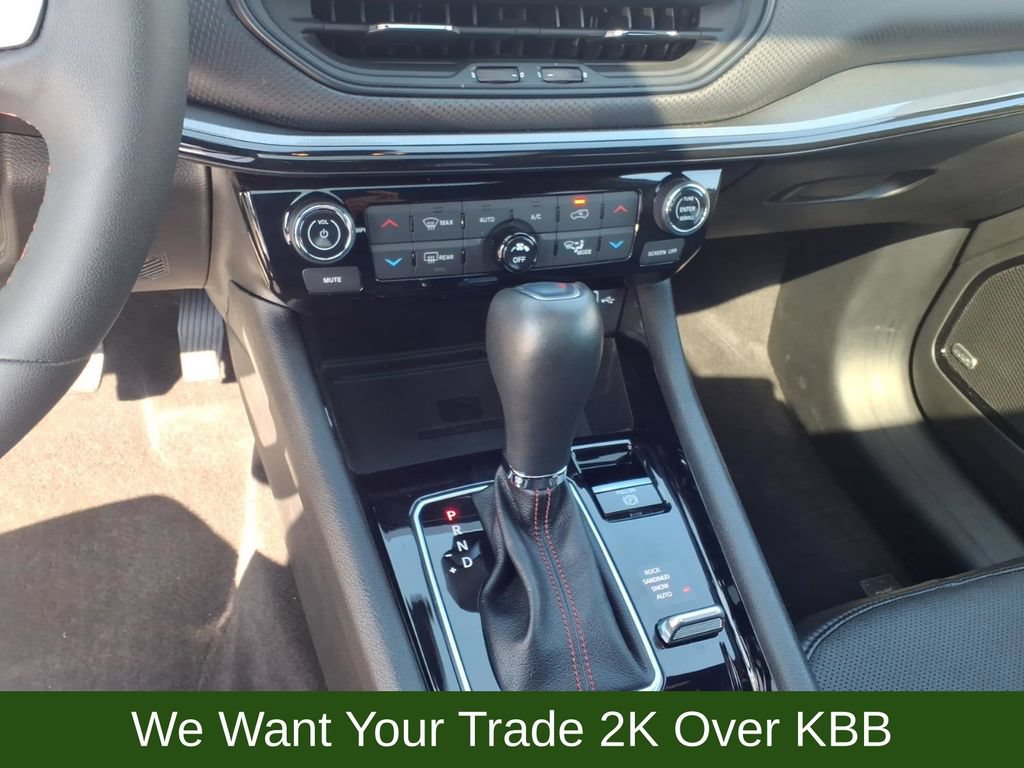 Used 2023 Jeep Compass Trailhawk w/ Trailhawk Elite Group AWD/4WD image 14