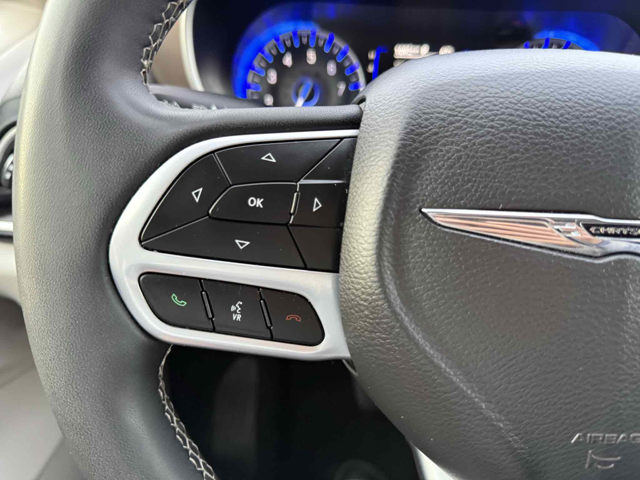 Used 2023 Chrysler Voyager LX image 58