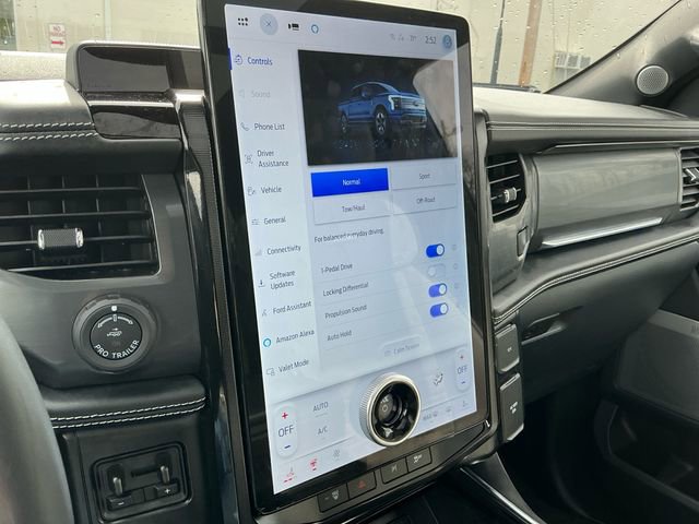 Used 2023 Ford F150 Lightning Platinum image 23