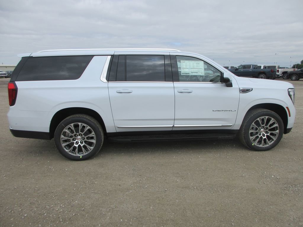 New 2026 GMC Yukon XL Denali AWD/4WD image 3