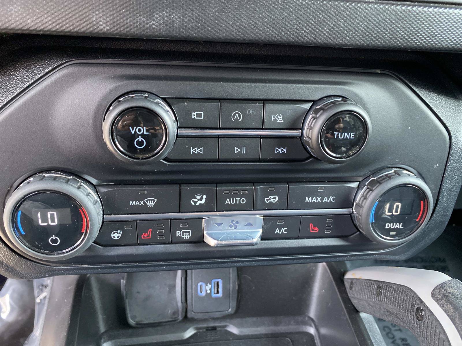 Used 2021 Ford Bronco First Edition AWD/4WD image 15