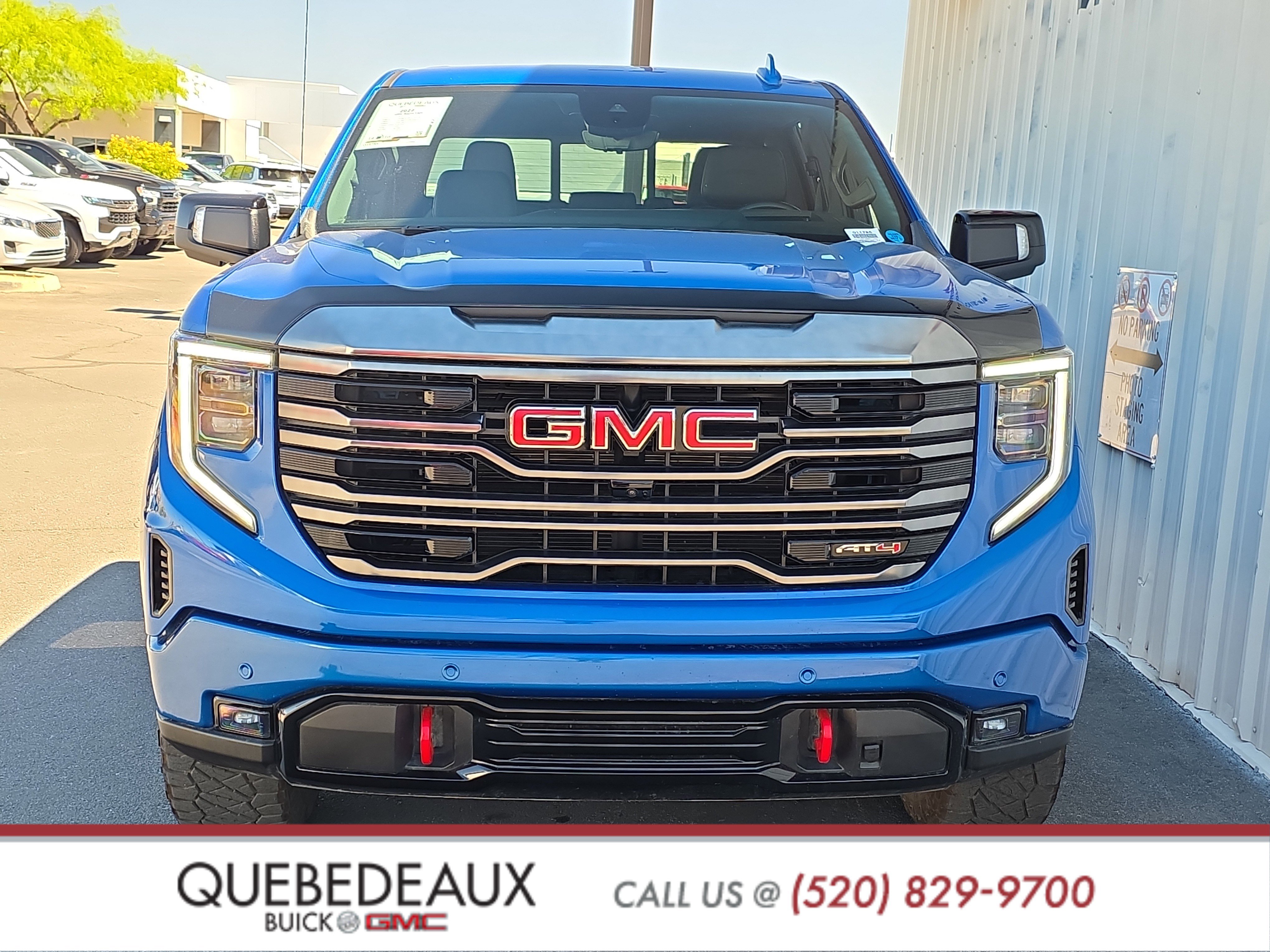 Used 2022 GMC Sierra 1500 AT4 w/ AT4 Premium Package AWD/4WD image 2
