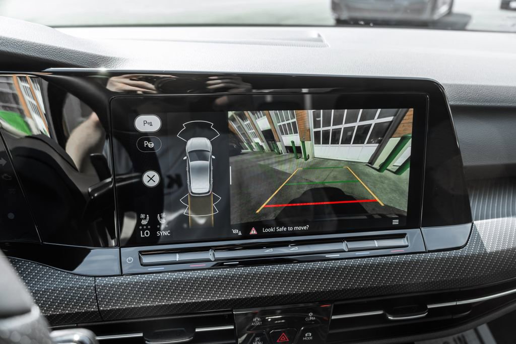 Used 2024 Volkswagen Golf R image 10