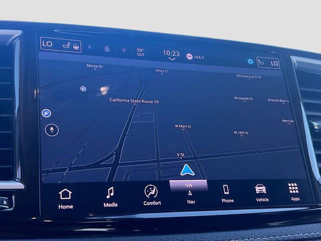 Used 2024 Chrysler Pacifica Select image 13