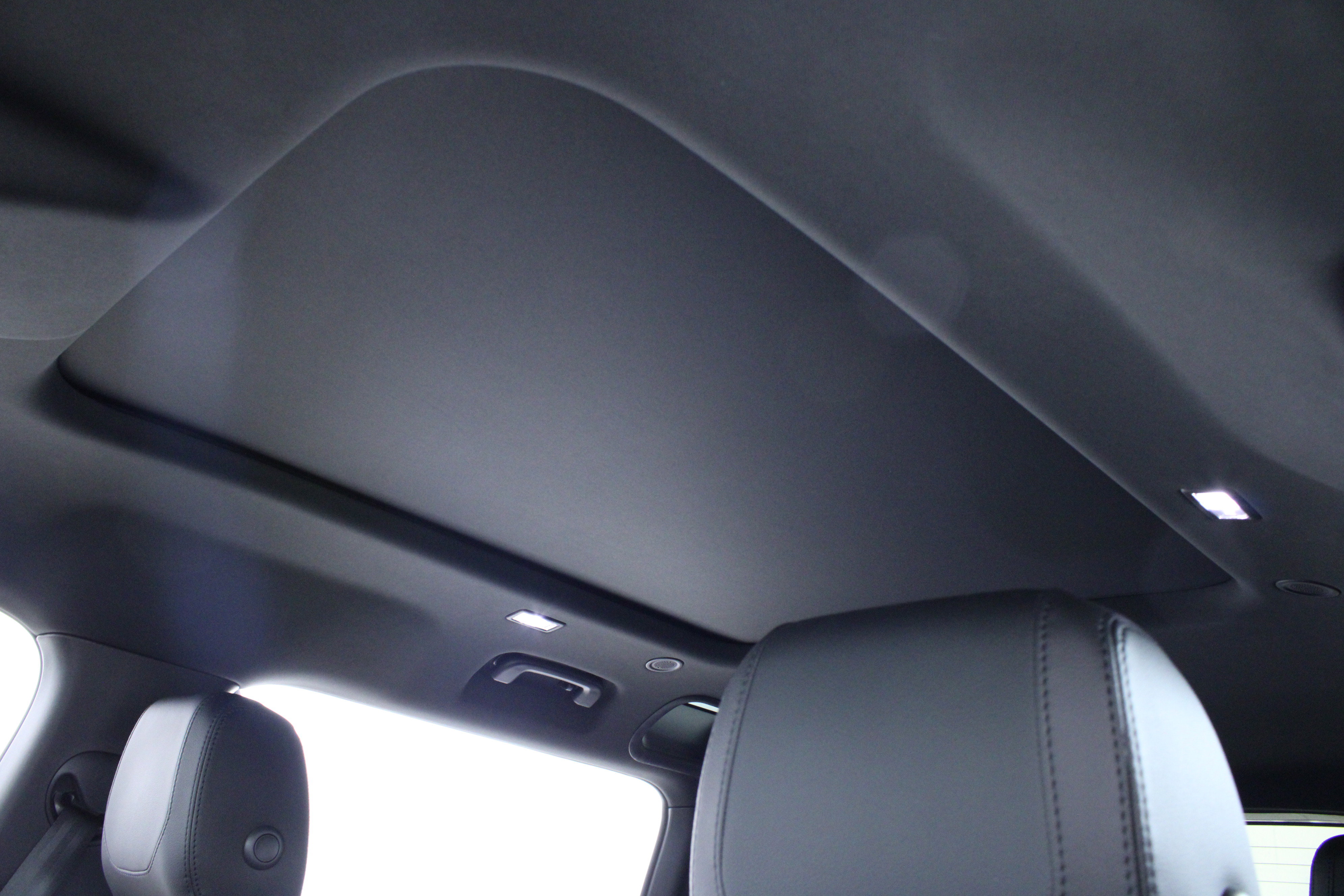 Used 2024 Land Rover Defender 110 S image 27