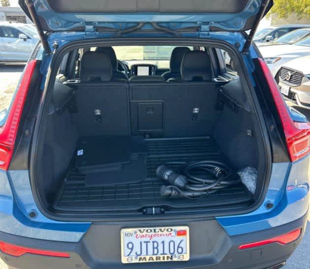 Used 2023 Volvo XC40 Recharge Ultimate w/ Protection Package Premier AWD/4WD image 9
