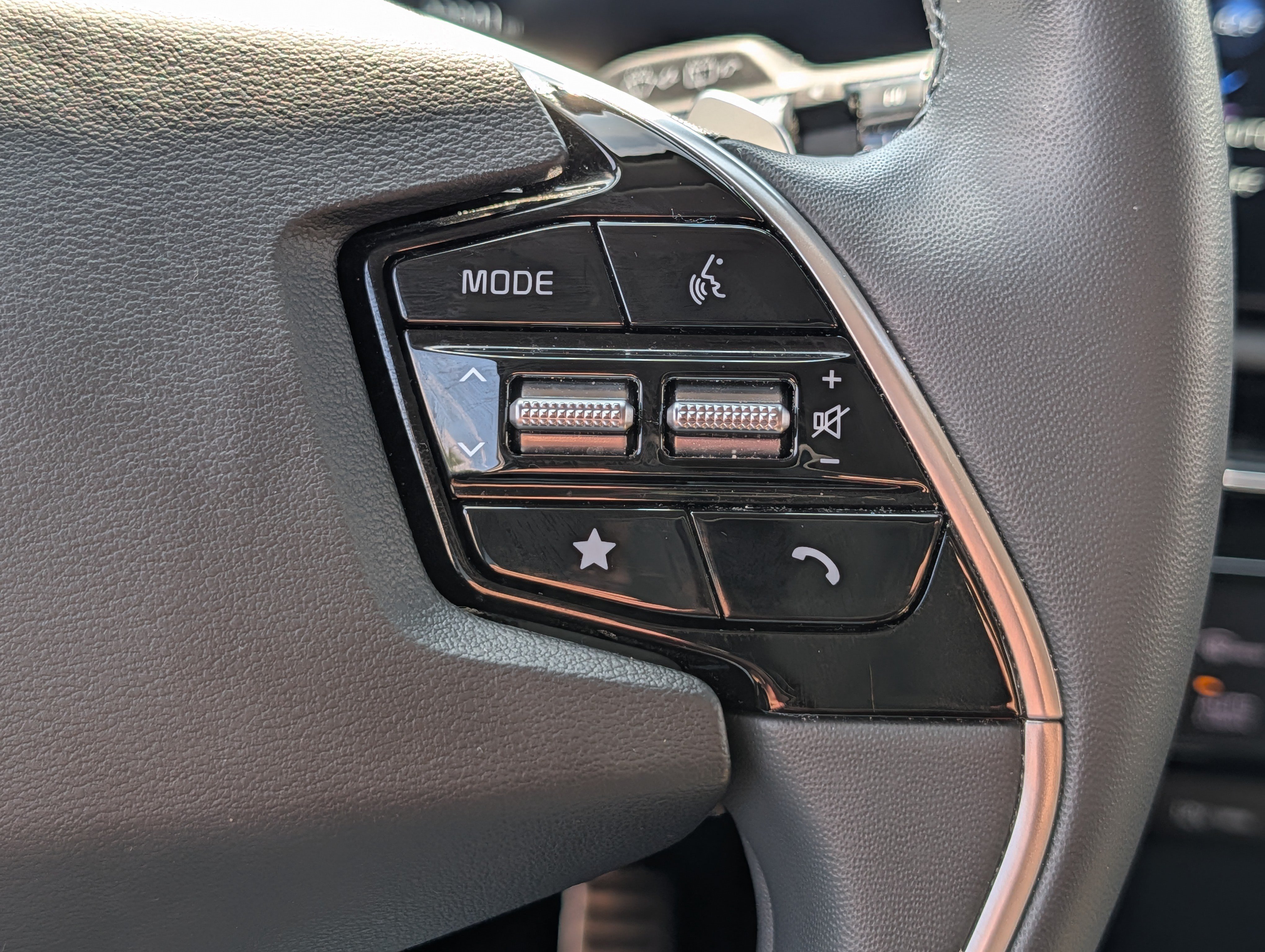 Certified 2024 Kia Niro Wave w/ Wave Preserve Package FWD image 30