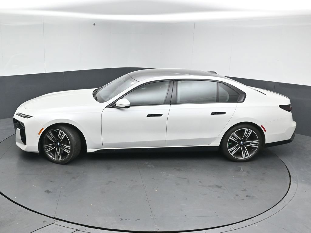 Used 2023 BMW 760i xDrive w/ Luxury Rear Seating Package image 47
