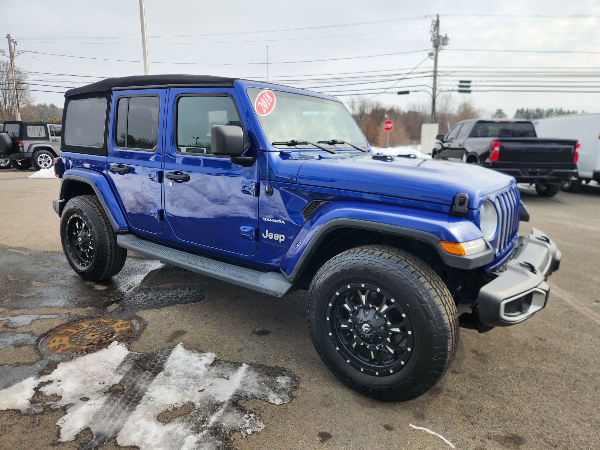 Used 2018 Jeep Wrangler Unlimited Sahara w/ Dual Top Group image 21