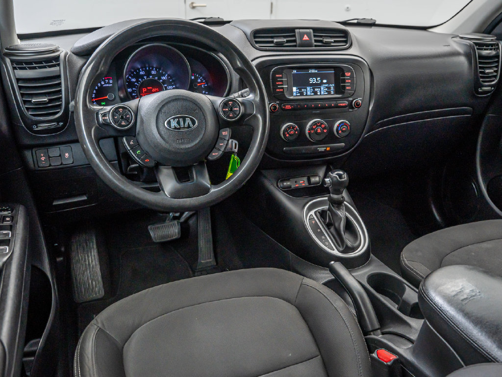 Used 2017 Kia Soul FWD image 4
